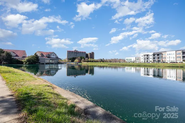 $259,999 | 9035-j M J M Keynes Drive, Unit 33, Charlotte, NC 28262