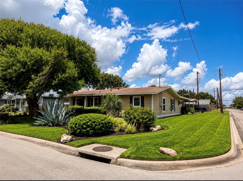 1202 Crosby Street Portland, TX 78374 - Photo 2 of 10
