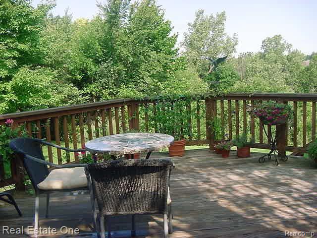 1016 River Mist Drive Rochester, MI 48307 - Photo 22 of 25 Deck
