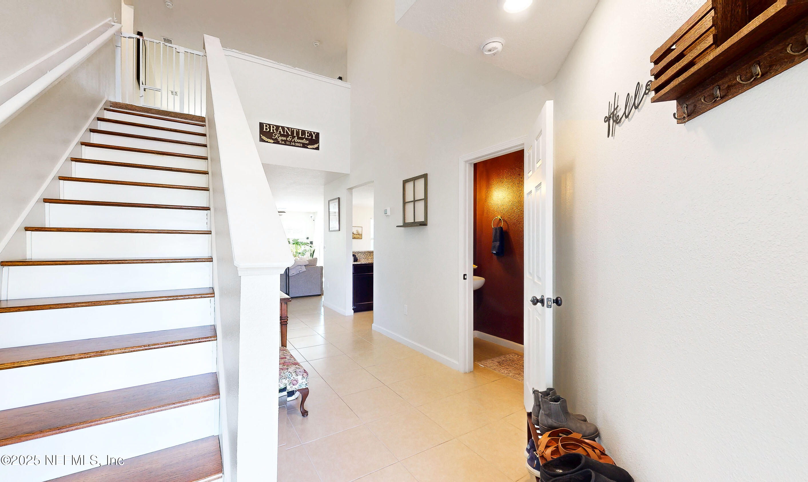 8657 Lake George Circle West Macclenny, FL 32063 - Photo 4 of 46 Foyer a