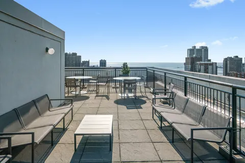 $399,500 | 88 West Schiller Street, Unit 904L, Chicago, IL 60610