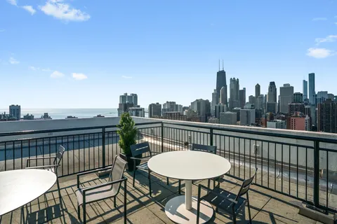 $399,500 | 88 West Schiller Street, Unit 904L, Chicago, IL 60610