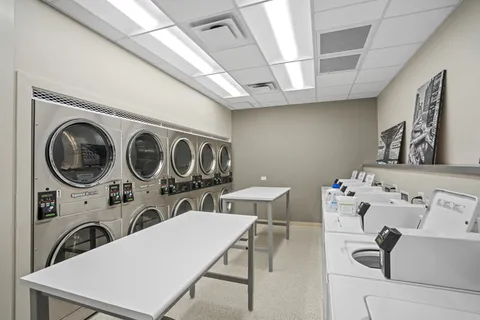 $399,500 | 88 West Schiller Street, Unit 904L, Chicago, IL 60610