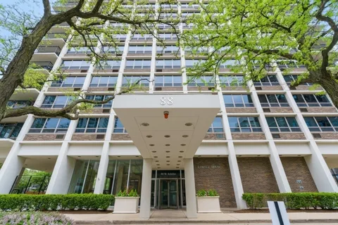 $399,500 | 88 West Schiller Street, Unit 904L, Chicago, IL 60610