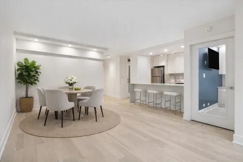 $399,500 | 88 West Schiller Street, Unit 904L, Chicago, IL 60610