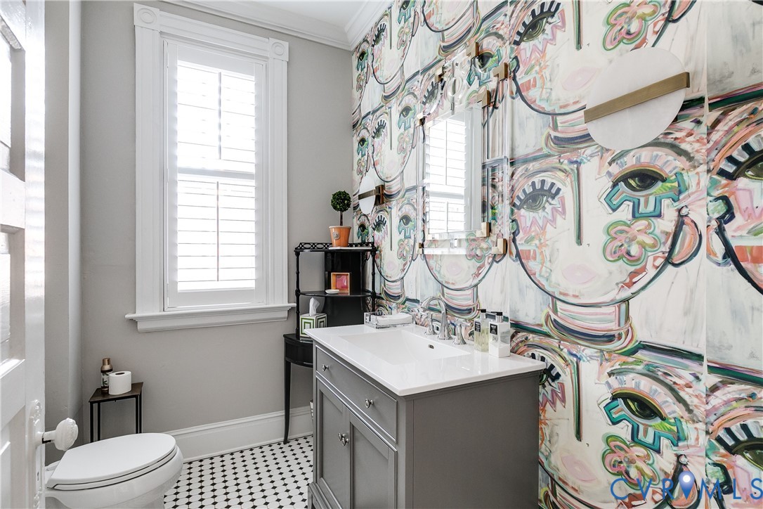 200 Strawberry Street Richmond, VA 23220 - Photo 13 of 36 beautifully renovated half bath