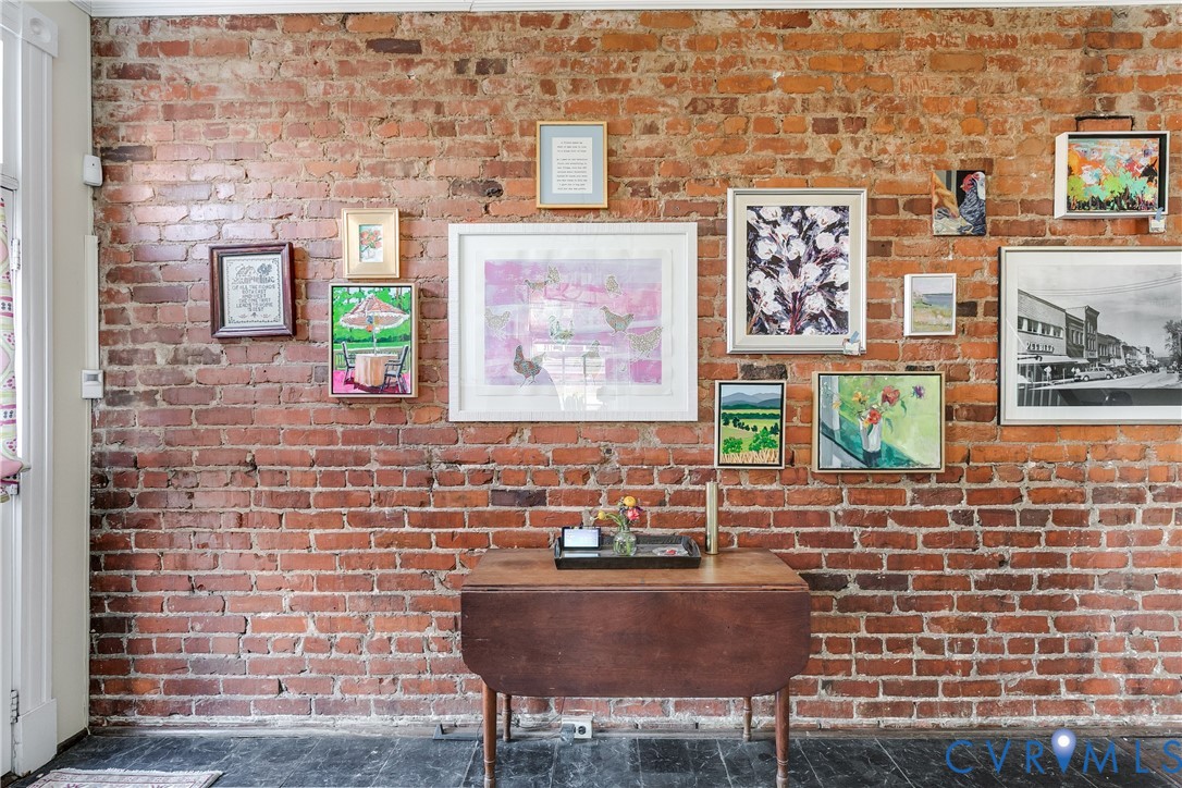 200 Strawberry Street Richmond, VA 23220 - Photo 17 of 36 exposed brick gallery wall