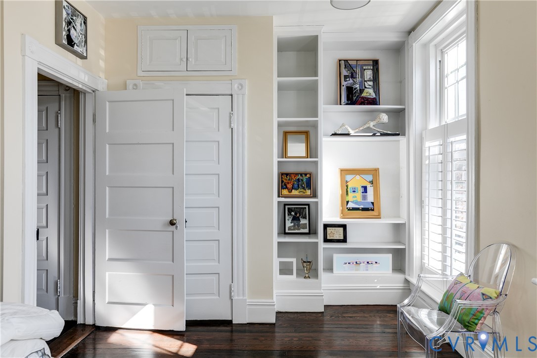 200 Strawberry Street Richmond, VA 23220 - Photo 23 of 36 plantation shutters, built ins and closet