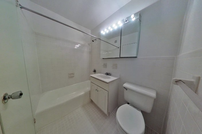 350 West 51st Street, Unit 2J Manhattan, NY 10019 - Photo 4 of 4 Photo 4