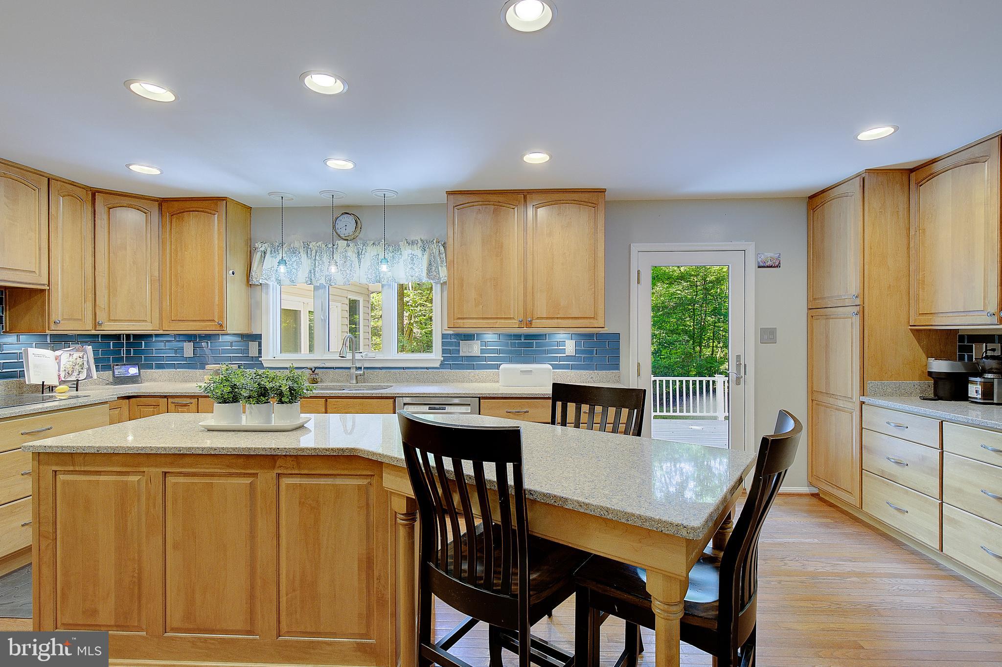 10410 3 Doctors Road Dunkirk, MD 20754 - Photo 15 of 46 Island table