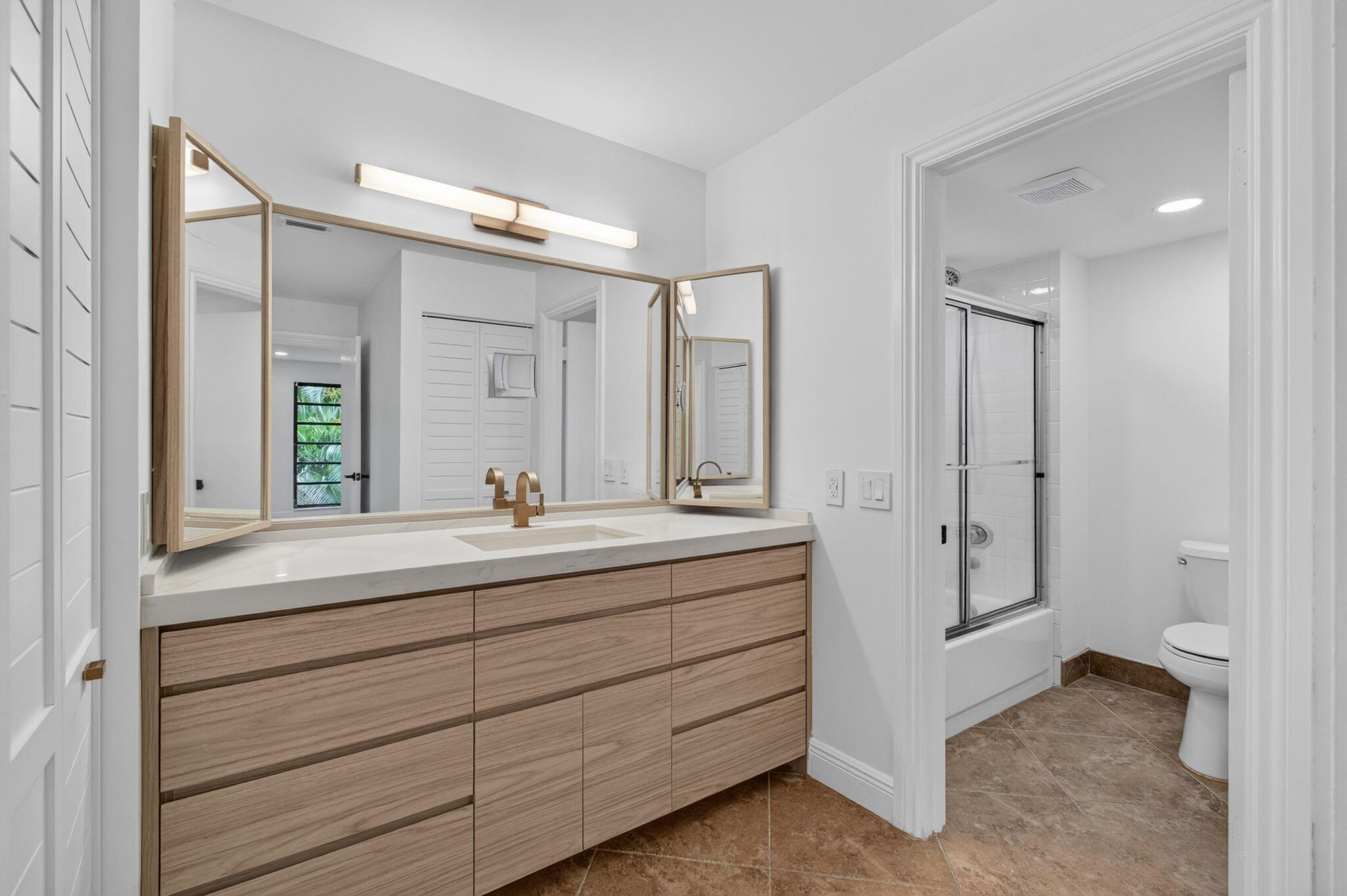 8460 Casa Del Lago, Unit 25B Boca Raton, FL 33433 - Photo 24 of 57 PRIMARY BATH
