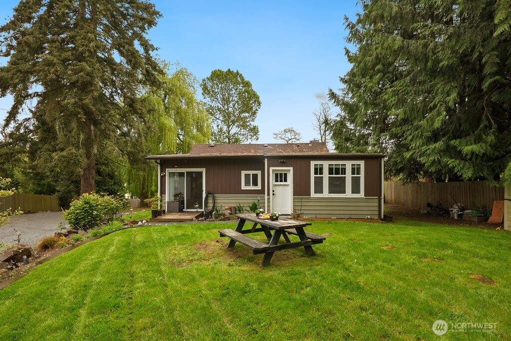 23716 Locust Way Bothell, WA 98021 - Photo 23 of 26