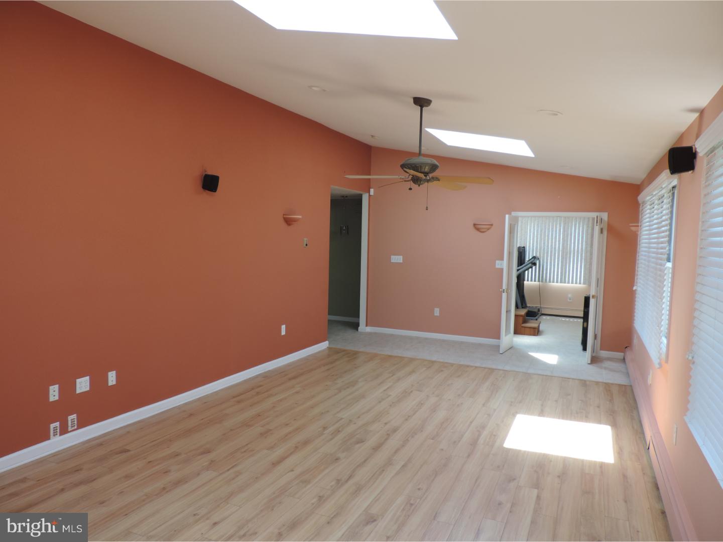 40 Jump Hill Road Levittown, PA 19056 - Photo 7 of 25 Family Room