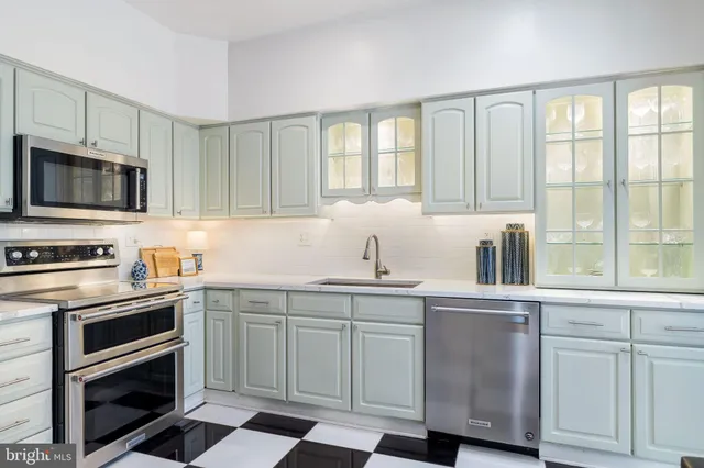 $710,000 | 8007 Strauff Road, Unit 16, Towson, MD 21204