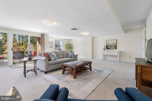 $710,000 | 8007 Strauff Road, Unit 16, Towson, MD 21204