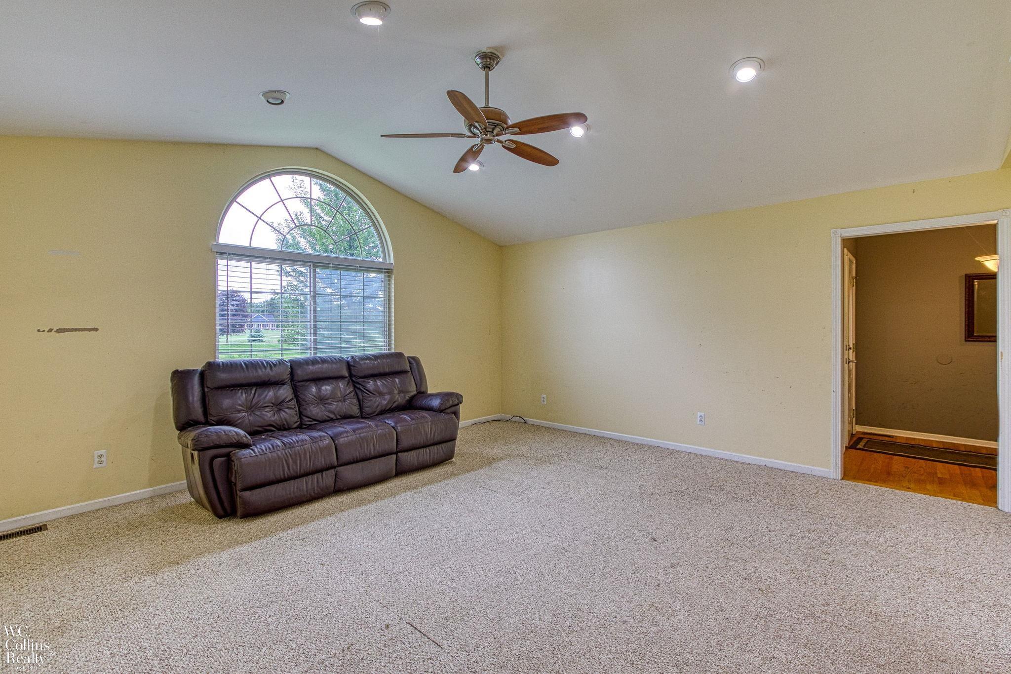 77802 Omo Road Richmond, MI 48062 - Photo 5 of 48 50123956-4.JPG