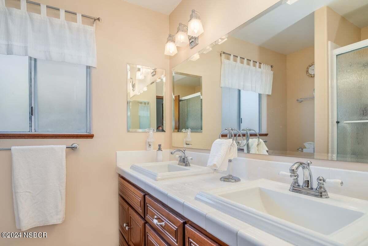 157 Gemini Avenue Lompoc, CA 93436 - Photo 17 of 18 Bathroom