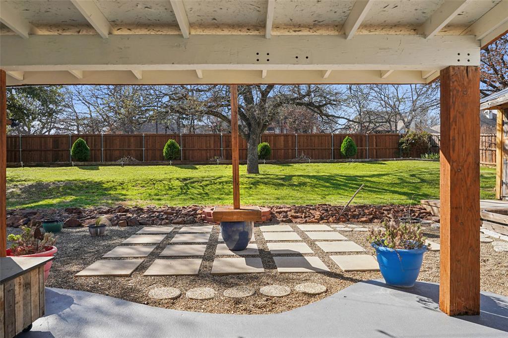 1506 Springbrook Street Corinth, TX 76210 - Photo 37 of 40 Outdoor living area