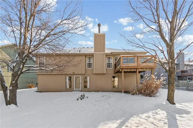 $360,000 | 1020 Northeast Woodbury Lane, Lee's Summit, MO 64086