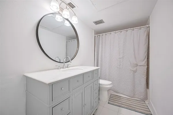 $199,900 | 10174 Beekman Pl Drive, Houston, TX 77043
