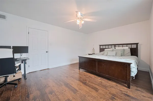 $199,900 | 10174 Beekman Pl Drive, Houston, TX 77043