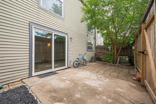 $199,900 | 10174 Beekman Pl Drive, Houston, TX 77043