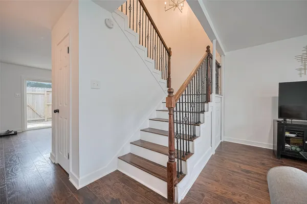 $199,900 | 10174 Beekman Pl Drive, Houston, TX 77043