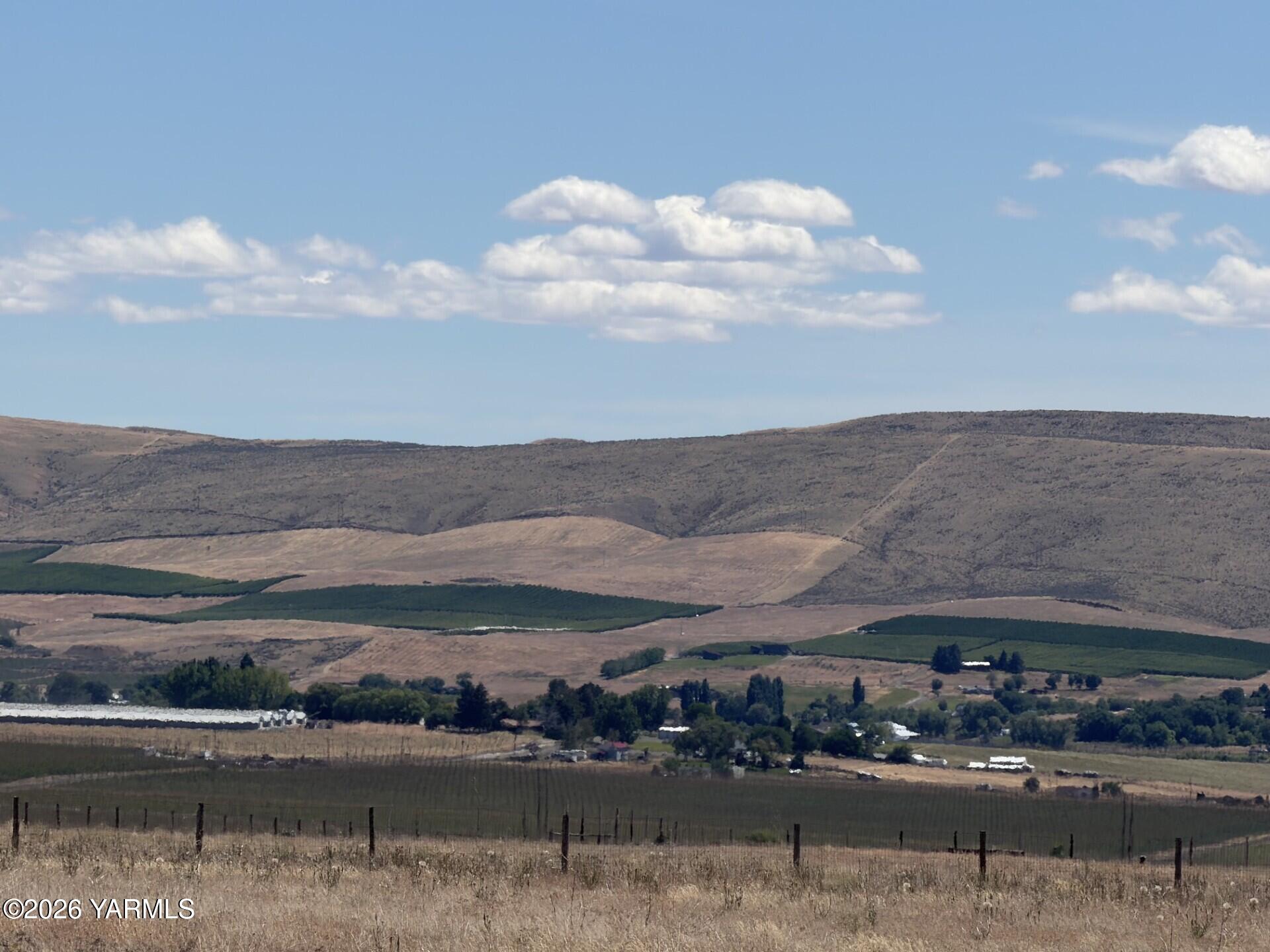 Nka Mieras Road Moxee, WA 98936 - Photo 4 of 6 929408f9-0f44-42af-b366-8232e8a6a892