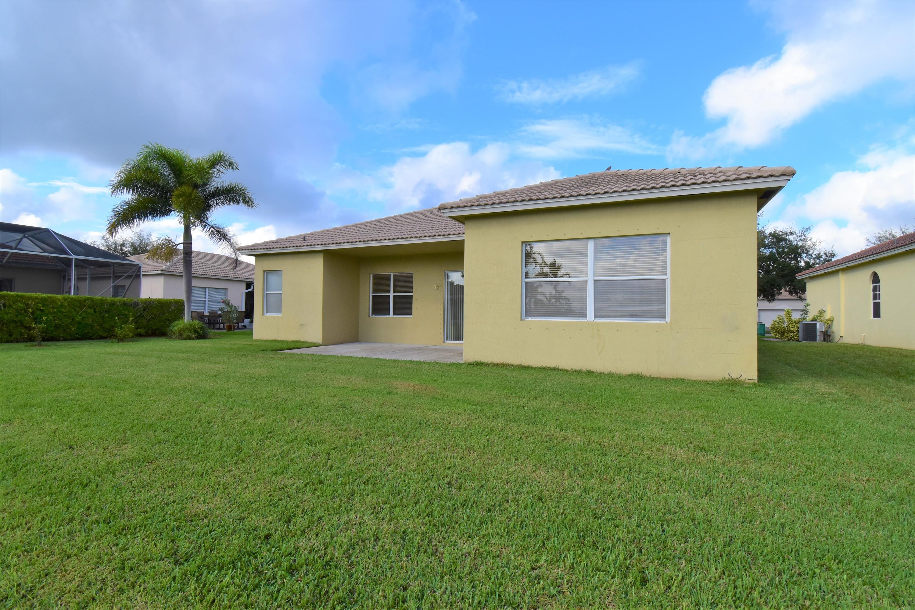 5908 Spanish River Road Fort Pierce, FL 34951 - Photo 30 of 62 26 Rear SE