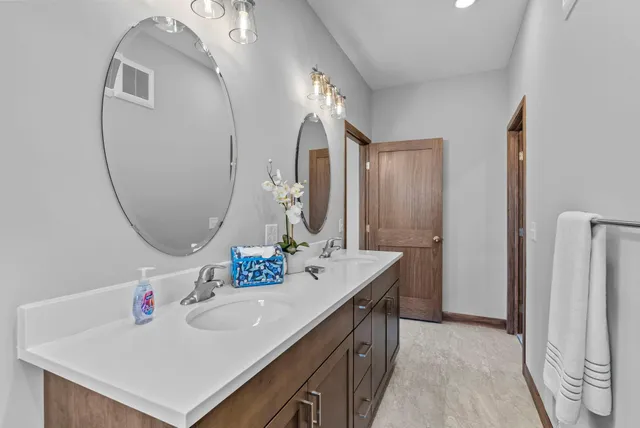 $569,750 | 1195 Ivy Way, Faribault, MN 55021