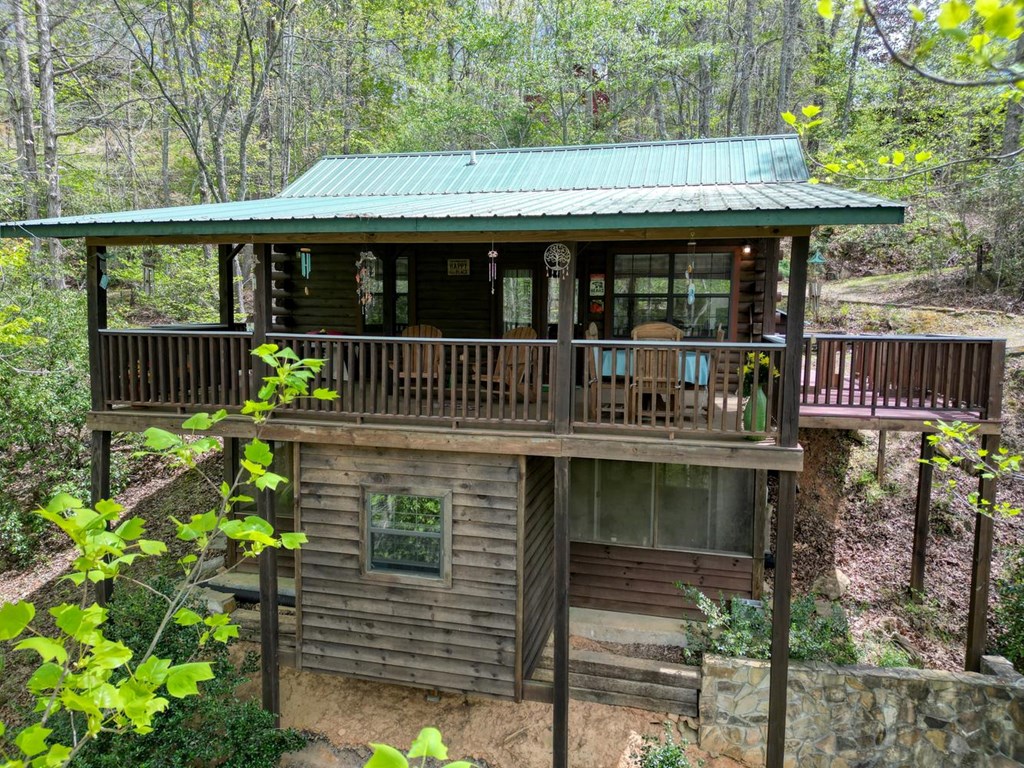746 High Ridge Road Murphy, NC 28906 - Photo 8 of 44 a front view of a house with balcony