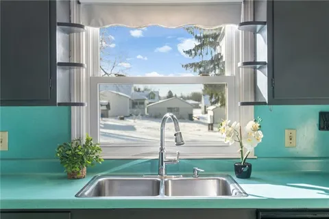 $179,500 | 738 Addis Street, New Castle, PA 16101