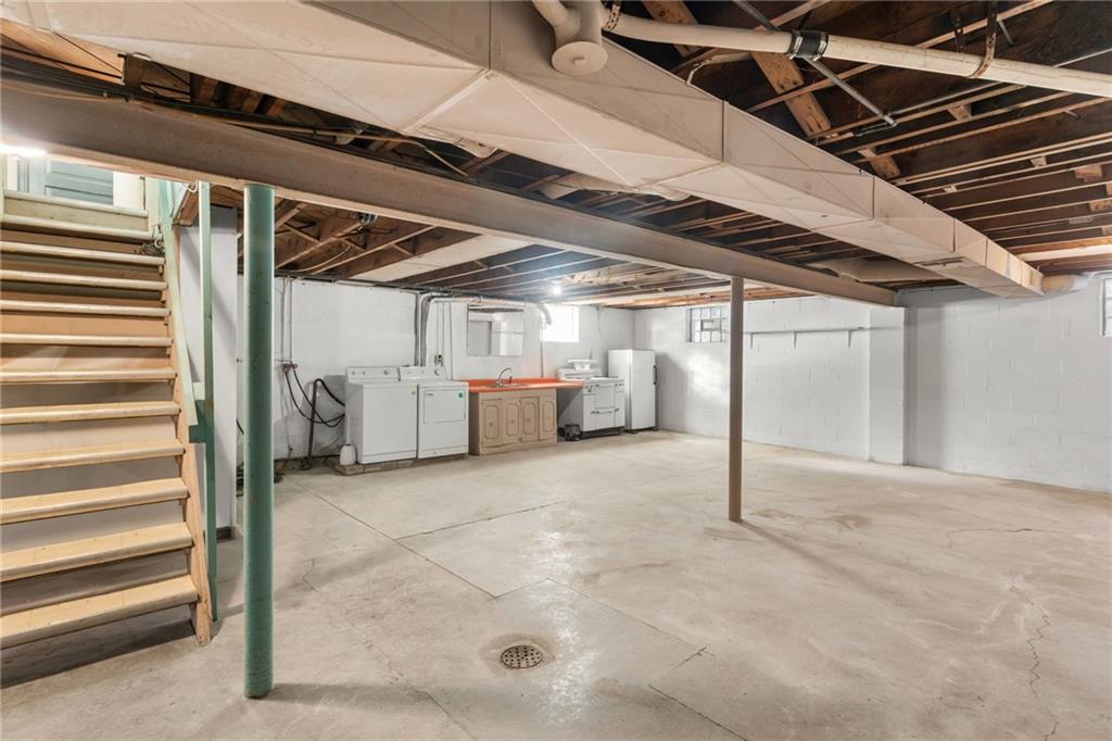 738 Addis Street New Castle, PA 16101 - Photo 36 of 50 a view of empty room