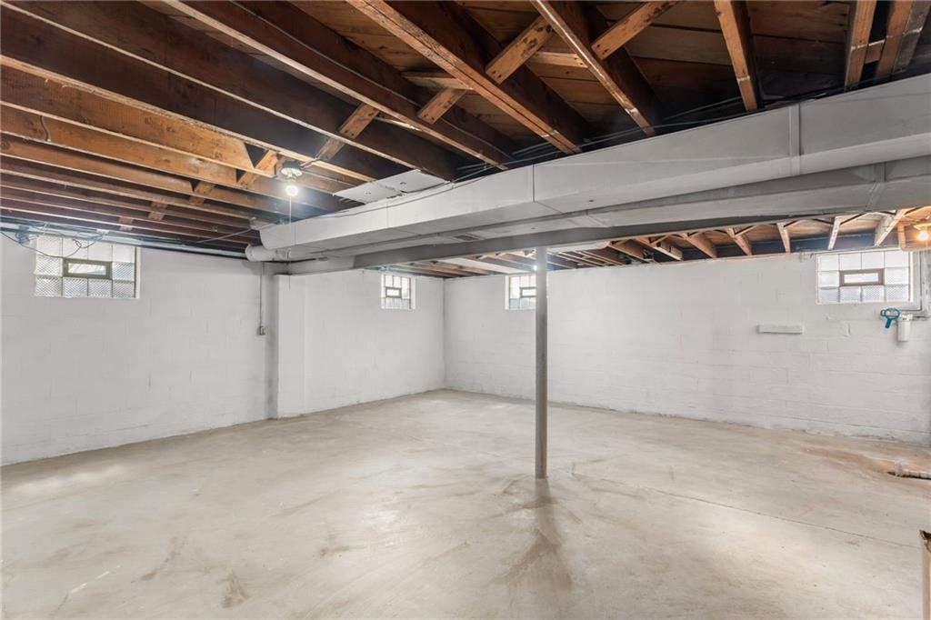 738 Addis Street New Castle, PA 16101 - Photo 39 of 50 a view of empty room