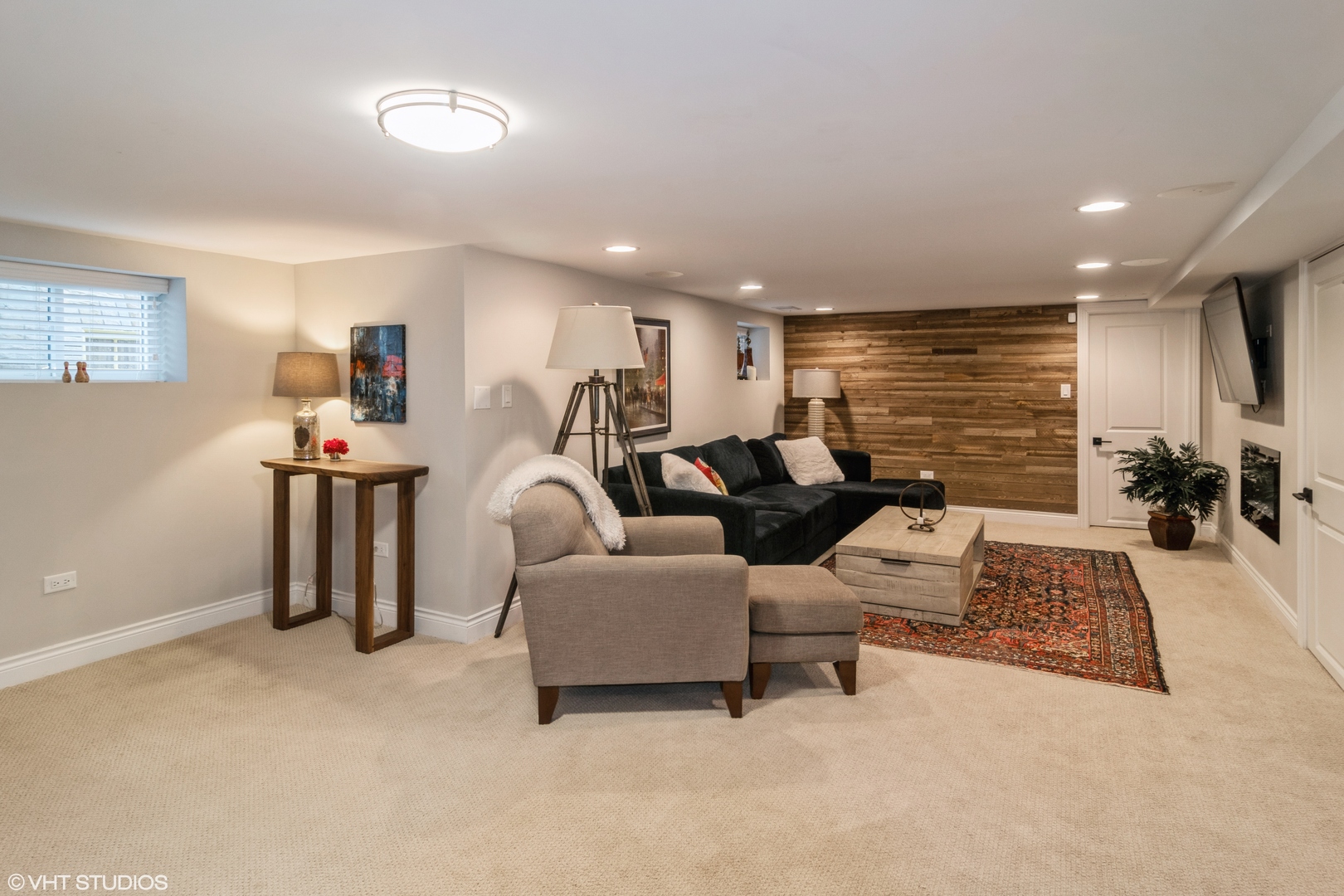 110 Lawton Road Riverside, IL 60546 - Photo 11 of 19