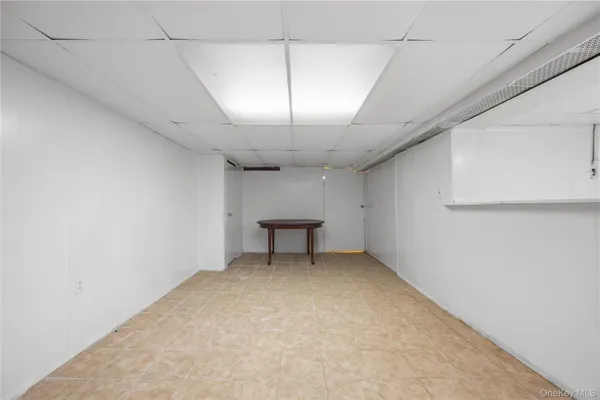 en empty room with windows