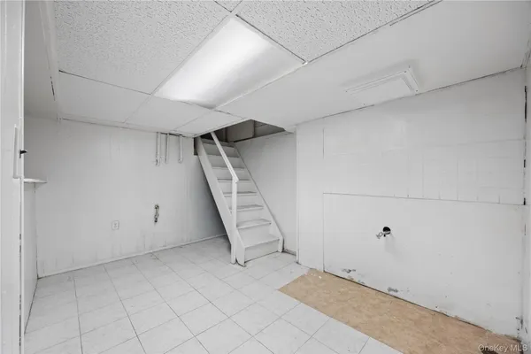 a view of entryway and hall