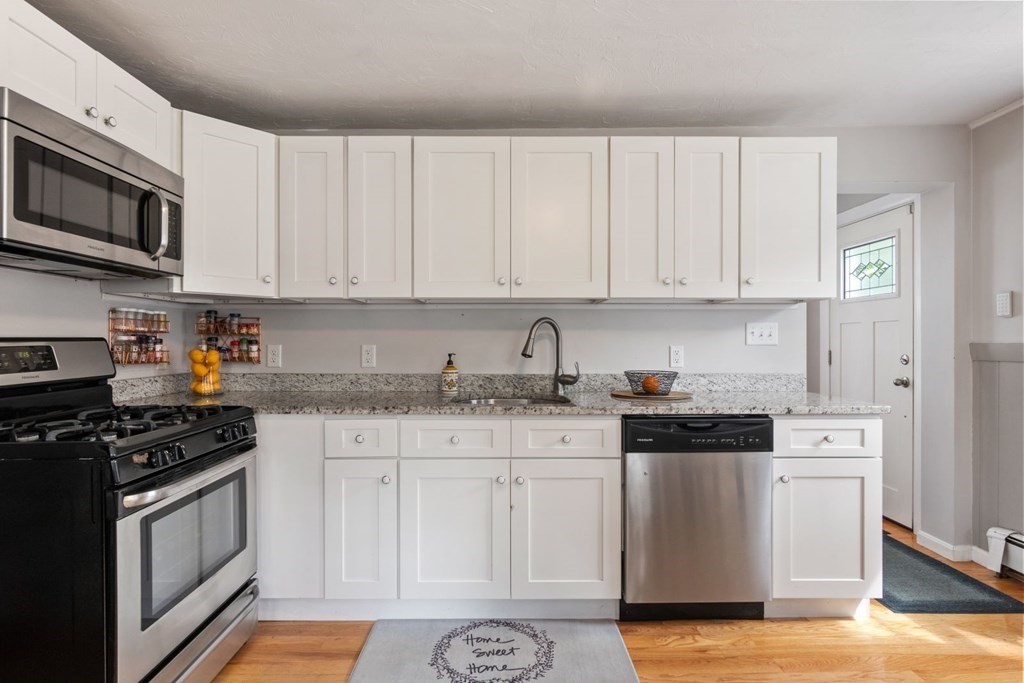 83 Mechanic Street Canton, MA 02021 - Photo 3 of 29