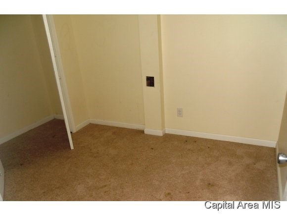 805 Diane Court Springfield, IL 62702 - Photo 7 of 12 Gallery Image 7