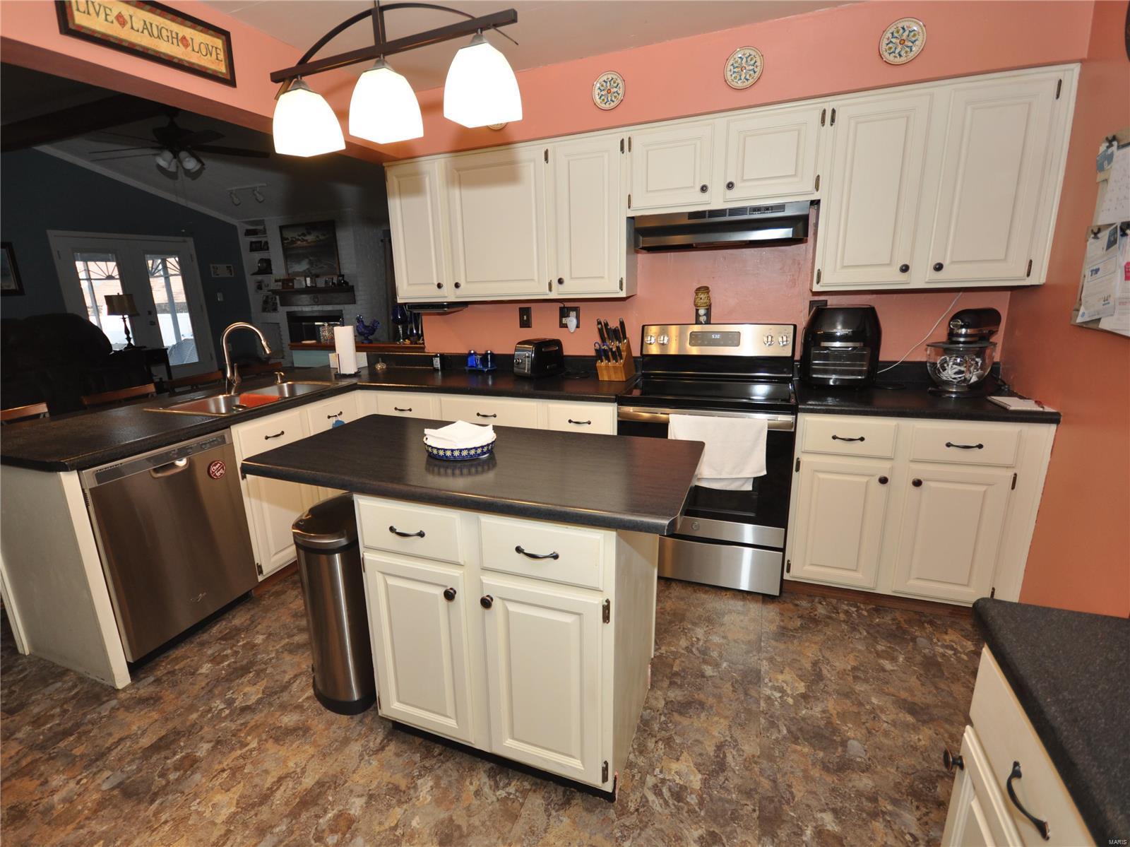 1841 Spring Avenue Granite City, IL 62040 - Photo 12 of 34 Gallery Image 12