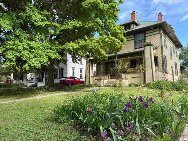 $178,900 | 1018 West College Avenue, Jacksonville, IL 62650