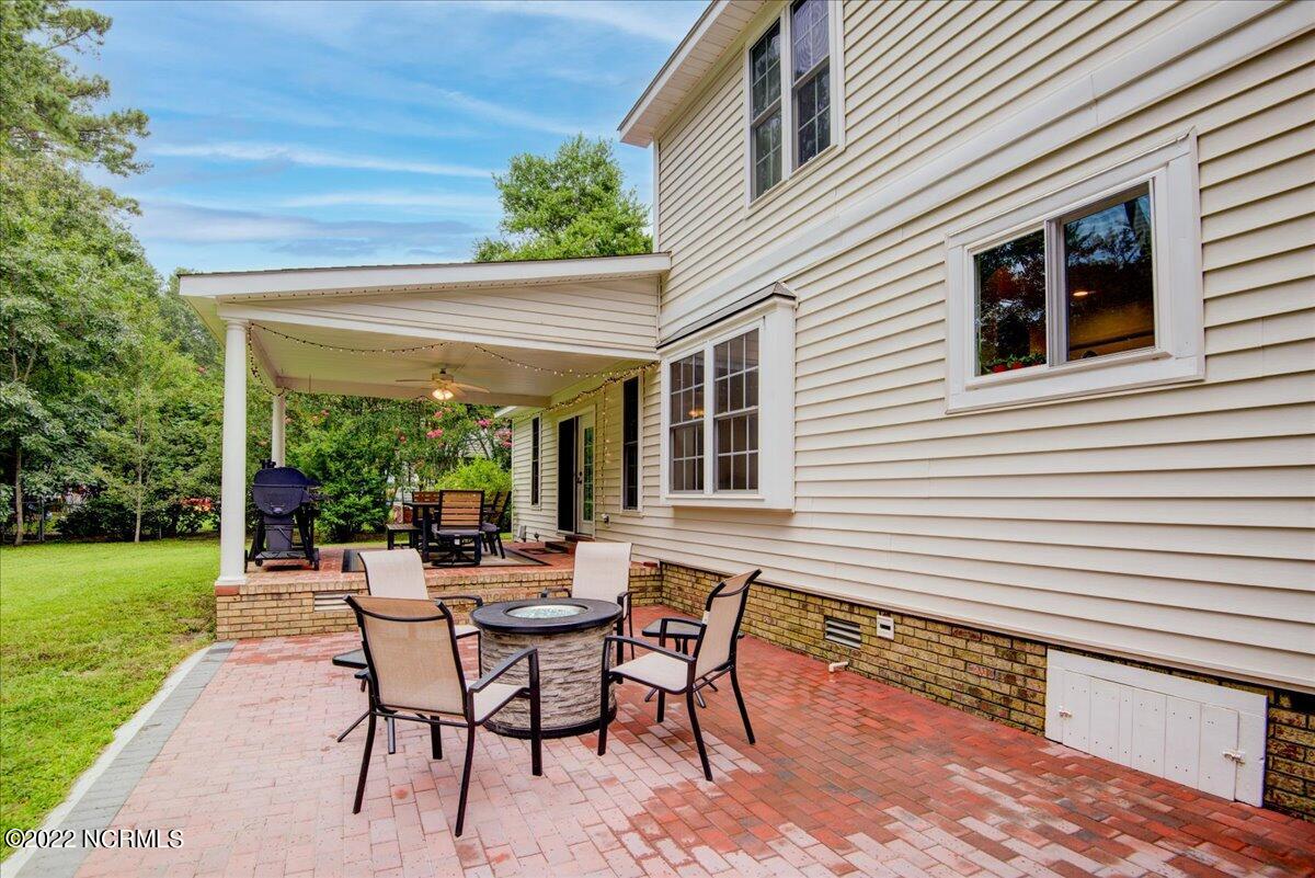 411 Chelsea Road New Bern, NC 28562 - Photo 14 of 54 14-Exterior Back