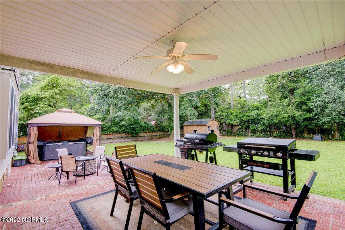 411 Chelsea Road New Bern, NC 28562 - Photo 16 of 54 16-Exterior Back