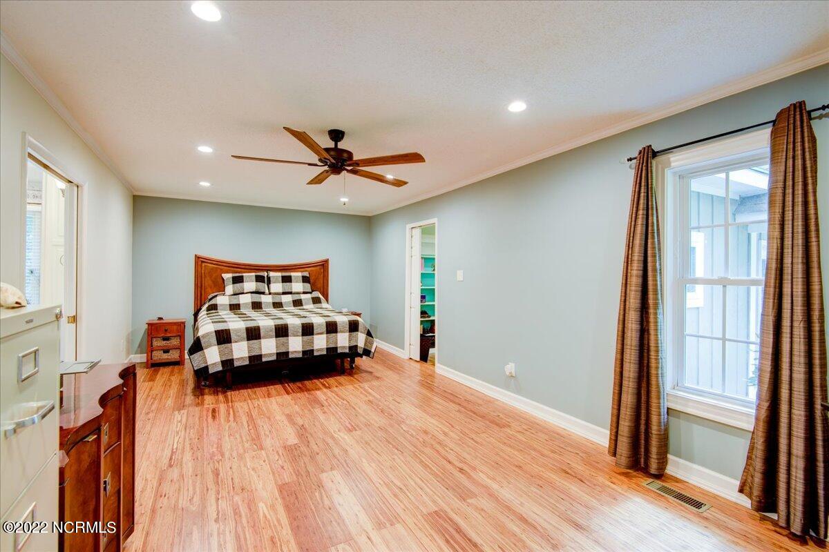 411 Chelsea Road New Bern, NC 28562 - Photo 28 of 54 Downstairs Master Suite