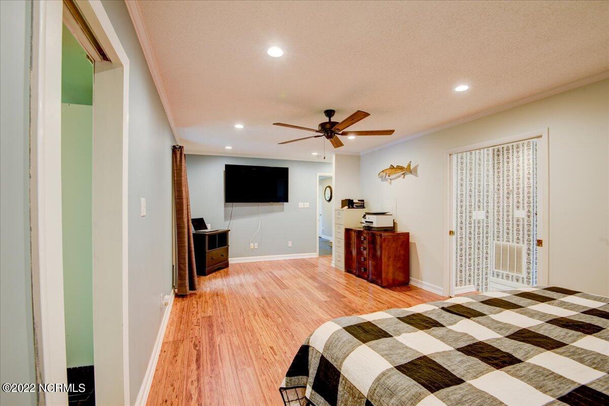 411 Chelsea Road New Bern, NC 28562 - Photo 29 of 54 29-Primary Bedroom