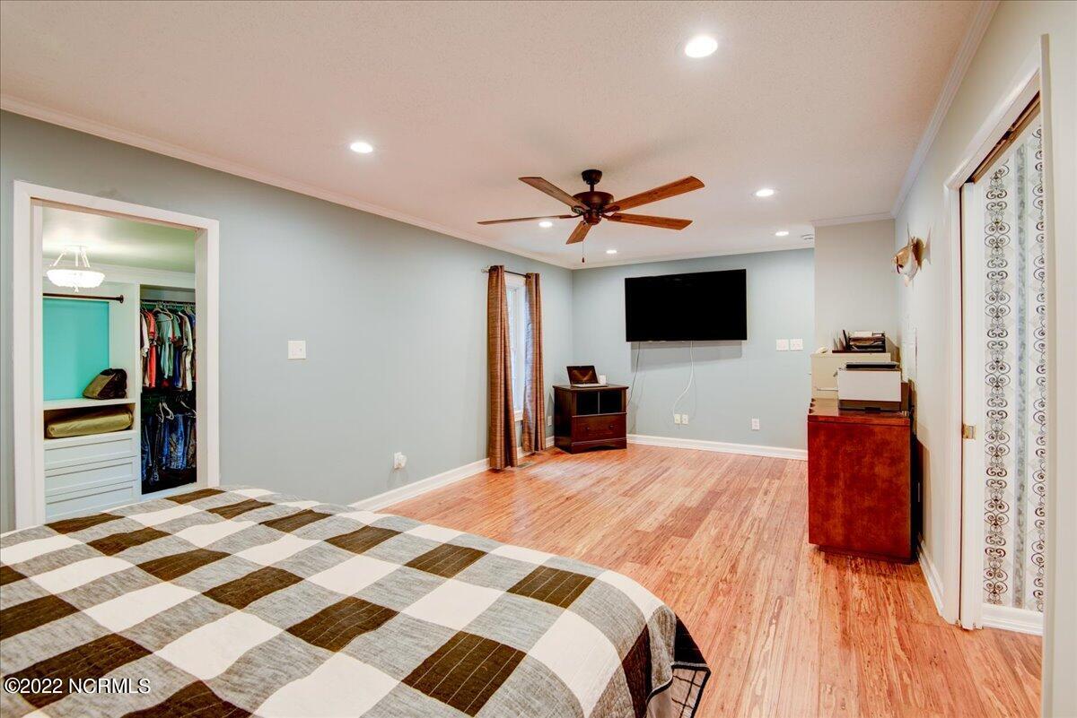 411 Chelsea Road New Bern, NC 28562 - Photo 32 of 54 32-Primary Bedroom