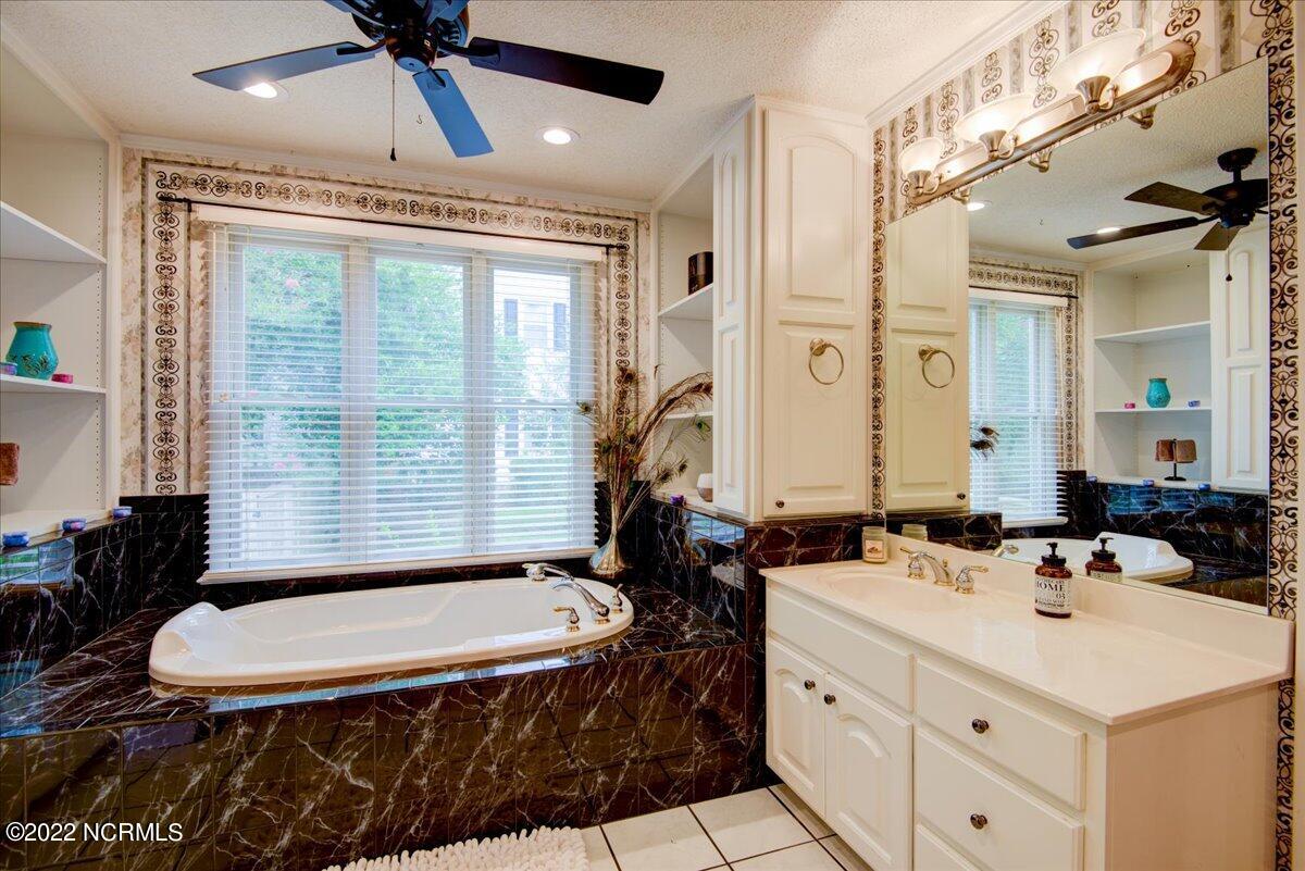 411 Chelsea Road New Bern, NC 28562 - Photo 36 of 54 36-Primary Bathroom