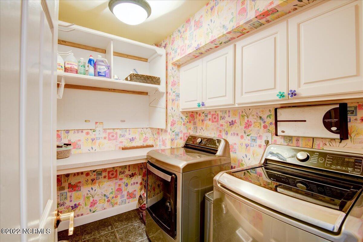 411 Chelsea Road New Bern, NC 28562 - Photo 37 of 54 Laundry Room
