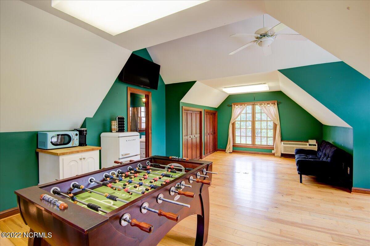 411 Chelsea Road New Bern, NC 28562 - Photo 51 of 54 Guest / Game Room over garage