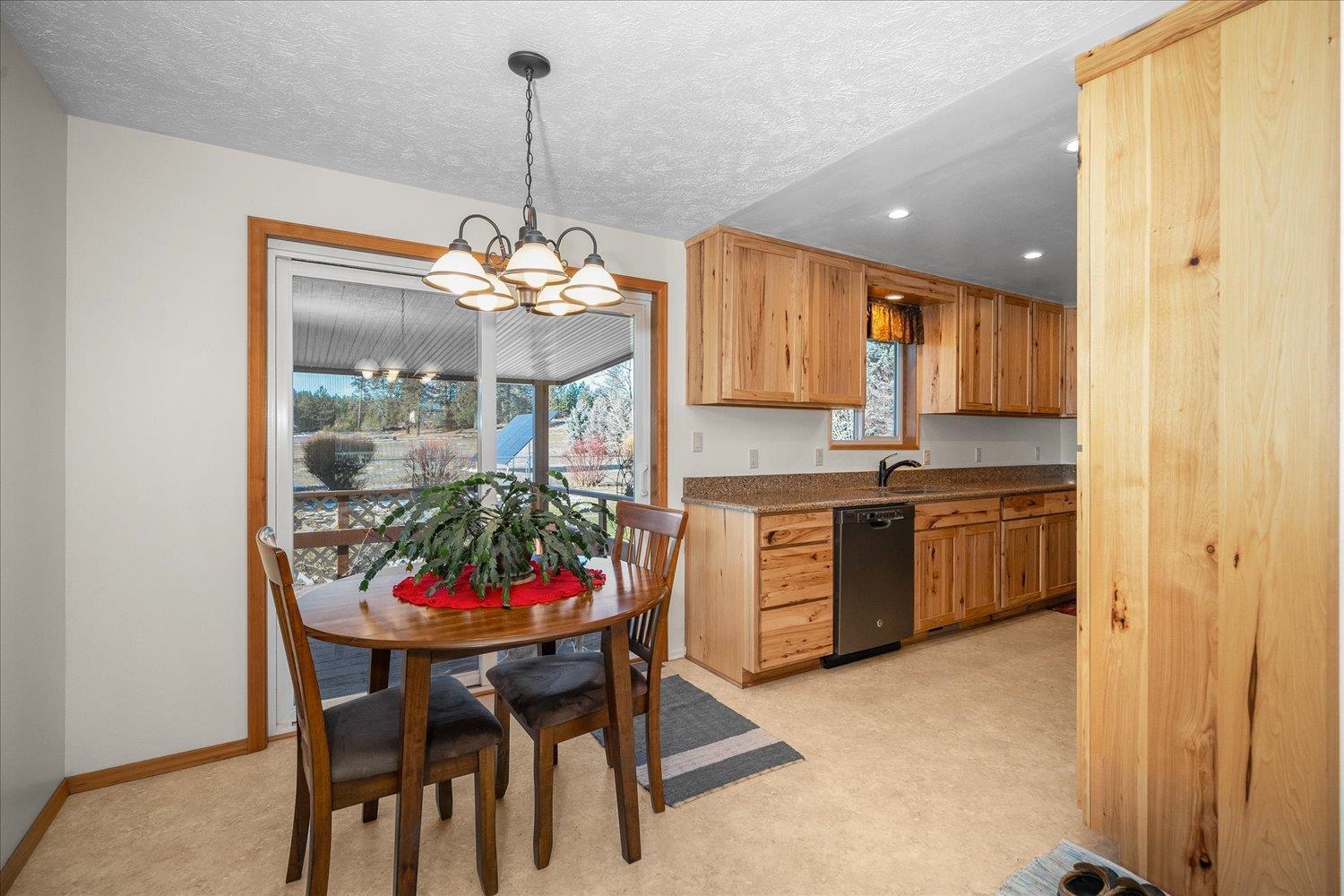 8509 North Martinson Road Newman Lake, WA 99025 - Photo 11 of 46